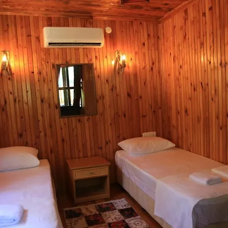 Hotel Robina Bungalov *