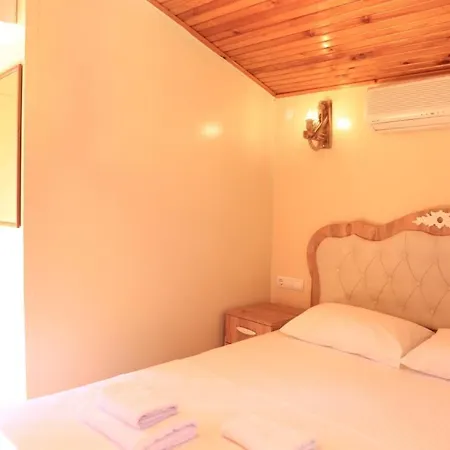 Robina Bungalov Hotel